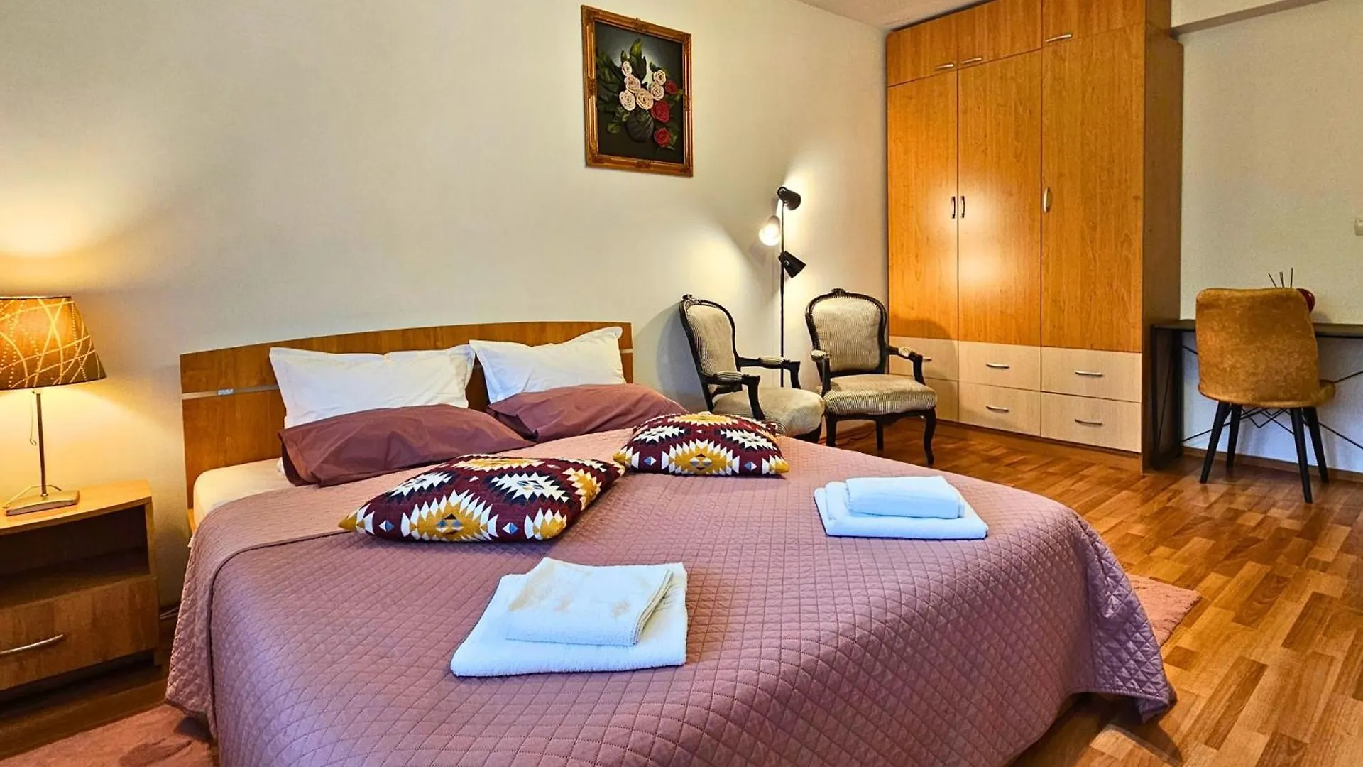 Studio Brancusi By Rosuites location